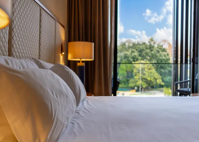 Boeira Garden Hotel Porto Gaia, Curio Collection by Hilton